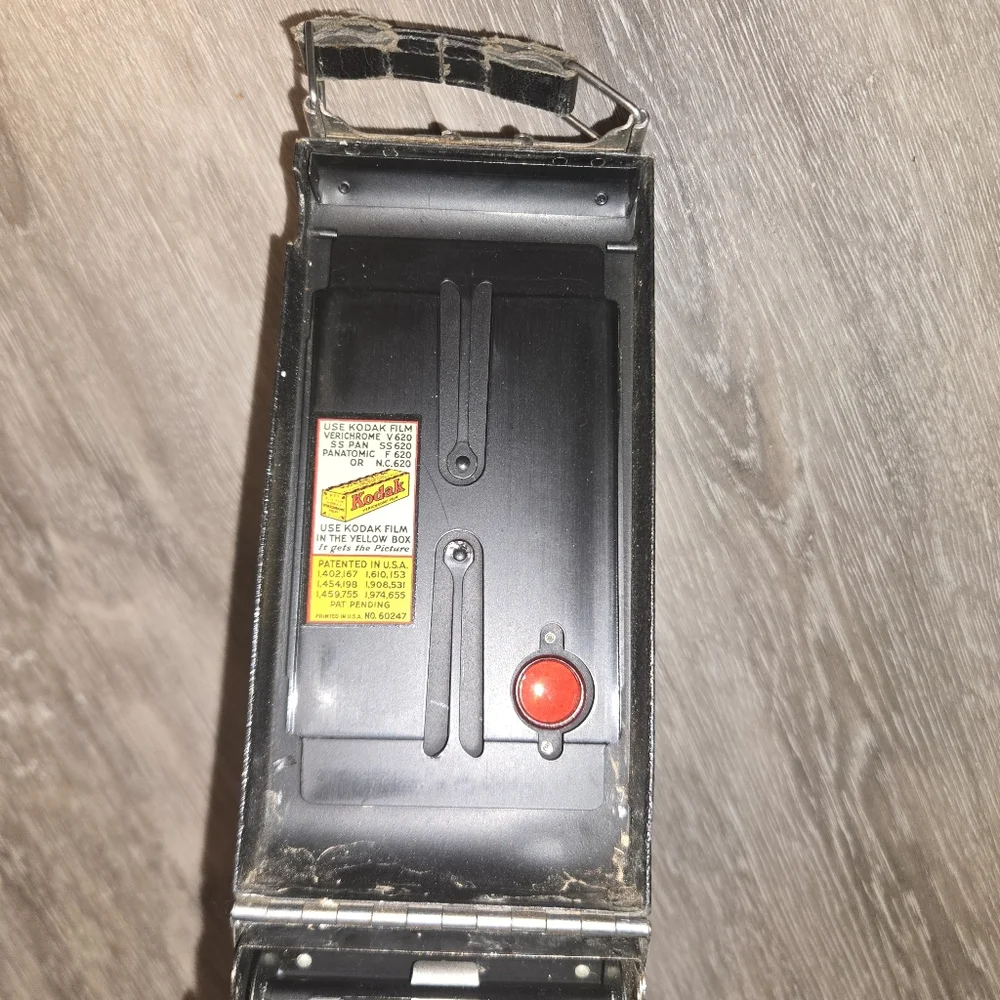 Vintage Kodak Vigilant Junior Six-20 Folding Camera 6x9 Format Untested. No‎ Len